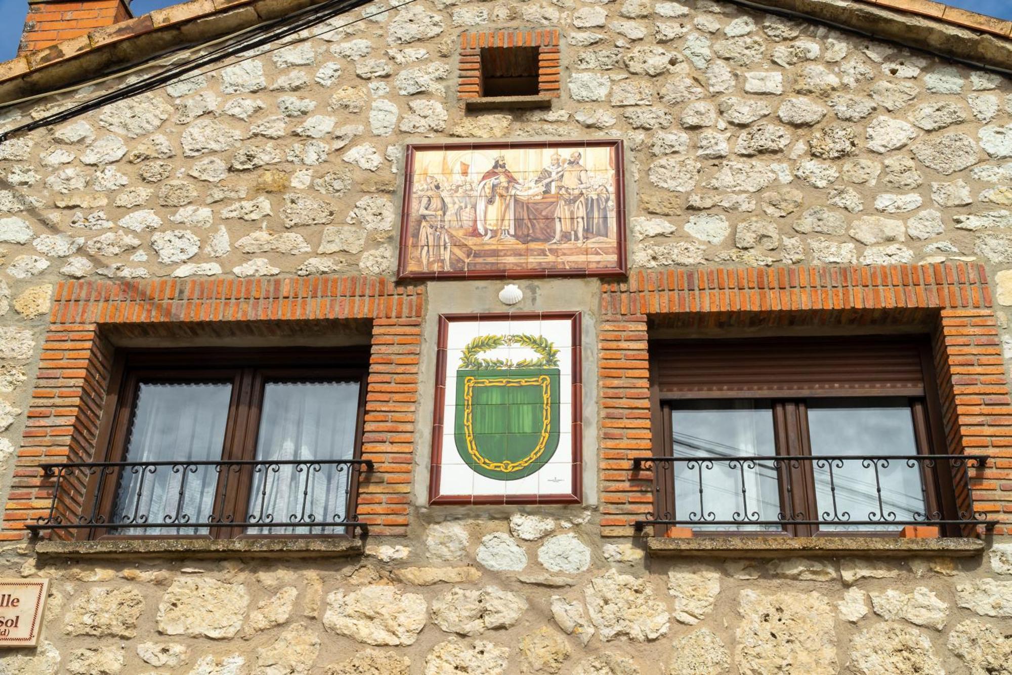 Dona Elvira Y Dona Sol Villa Vivar del Cid Luaran gambar