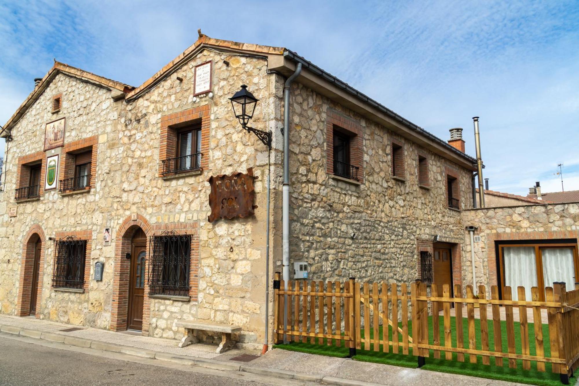 Dona Elvira Y Dona Sol Villa Vivar del Cid Luaran gambar