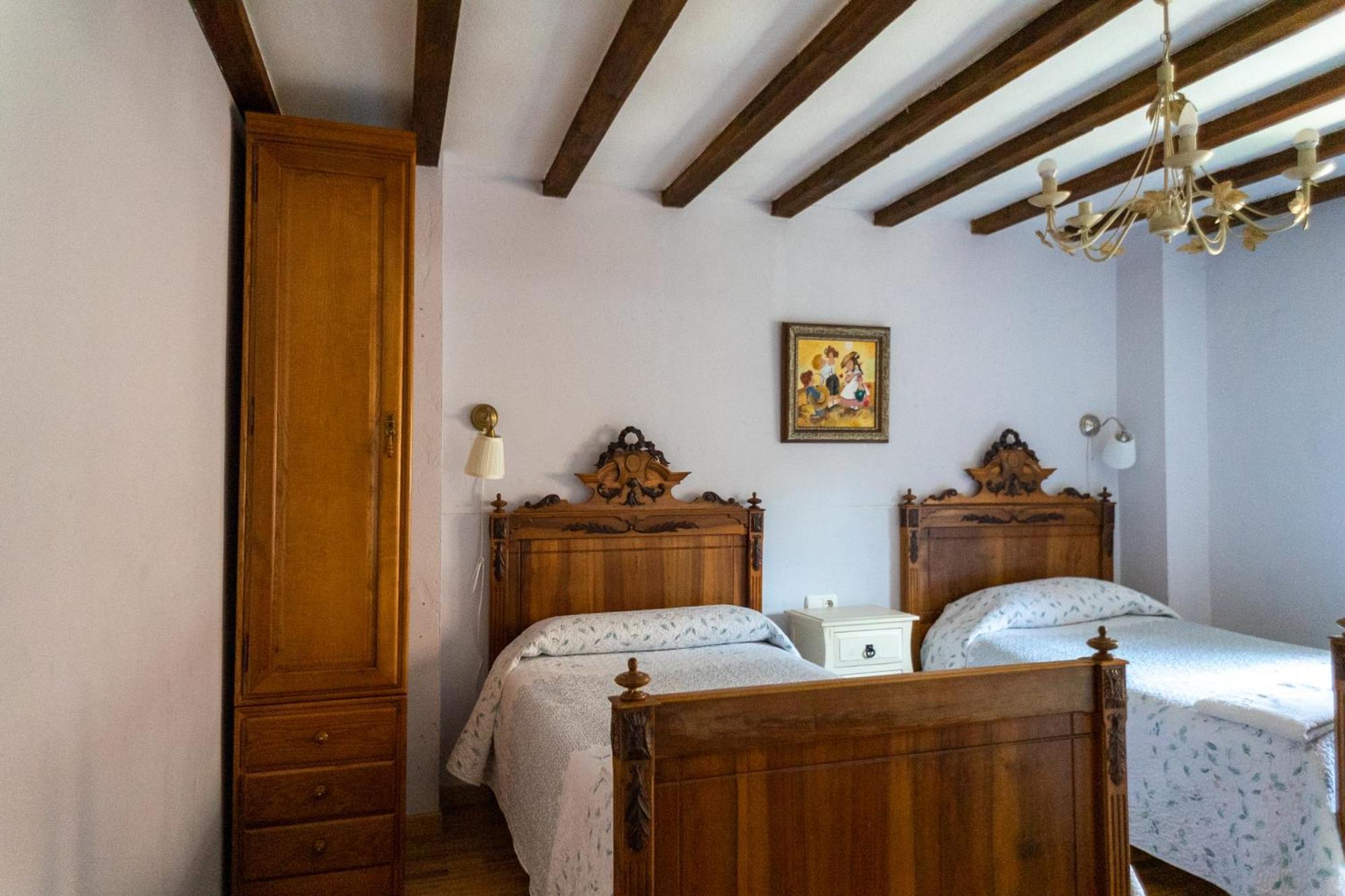 Dona Elvira Y Dona Sol Villa Vivar del Cid Luaran gambar