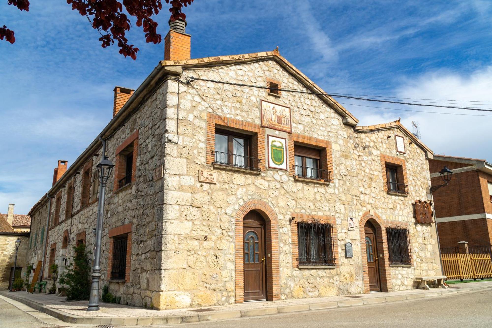 Dona Elvira Y Dona Sol Villa Vivar del Cid Luaran gambar